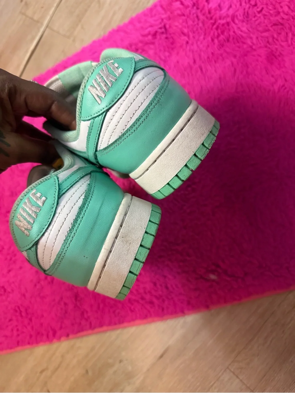 Nike Kids Low-Top Sneakers in Mint Green and White